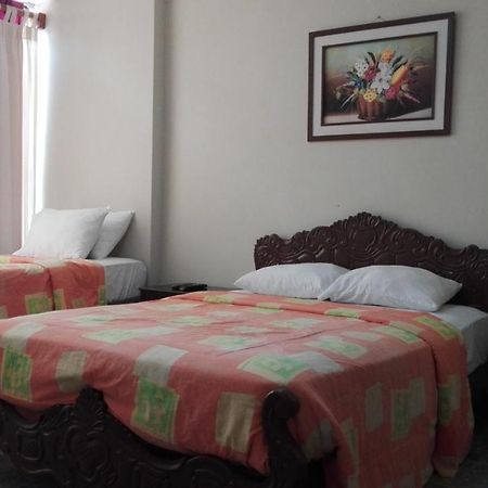 Residencial El Sol De Los Pinos Panzió Trujillo Kültér fotó