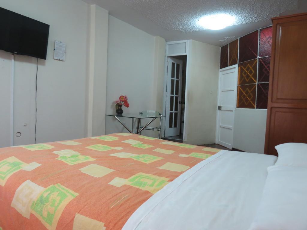 Residencial El Sol De Los Pinos Panzió Trujillo Kültér fotó