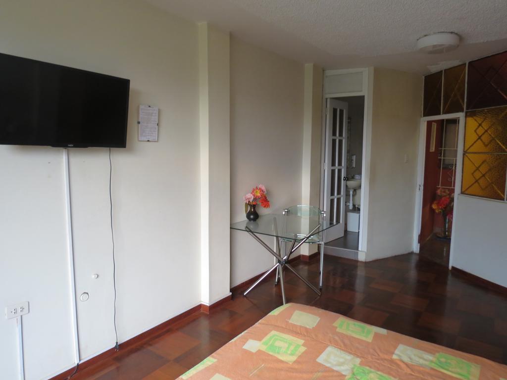 Residencial El Sol De Los Pinos Panzió Trujillo Kültér fotó