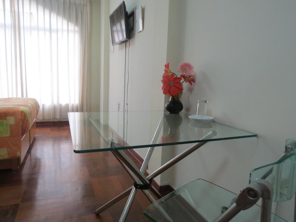 Residencial El Sol De Los Pinos Panzió Trujillo Kültér fotó