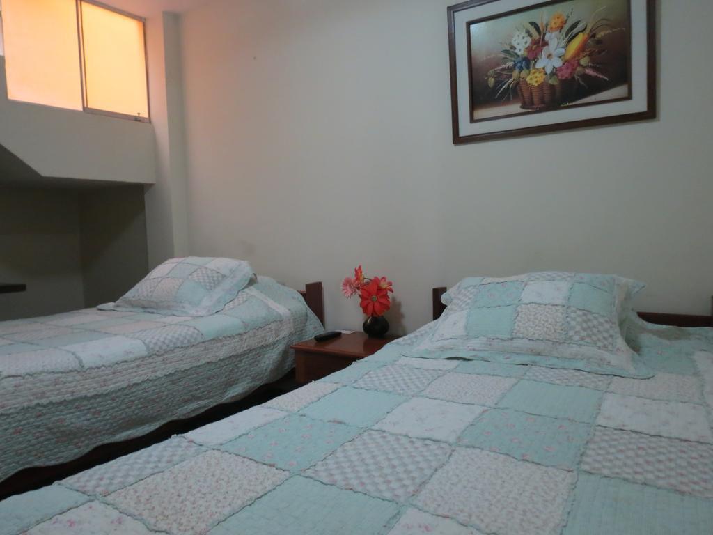 Residencial El Sol De Los Pinos Panzió Trujillo Kültér fotó