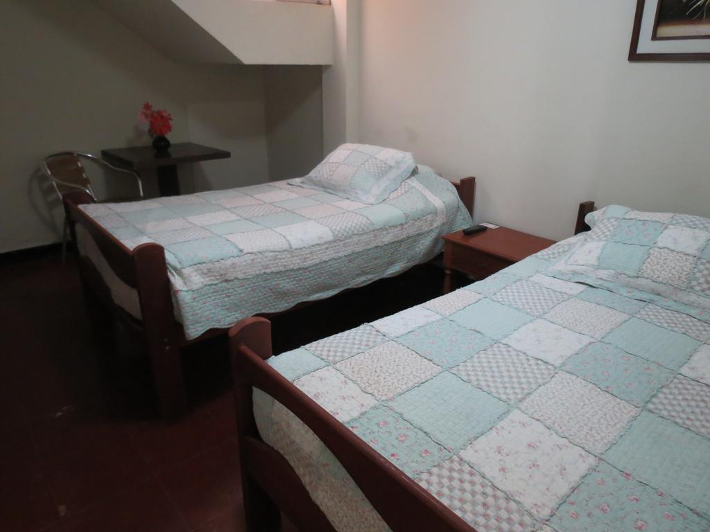 Residencial El Sol De Los Pinos Panzió Trujillo Kültér fotó