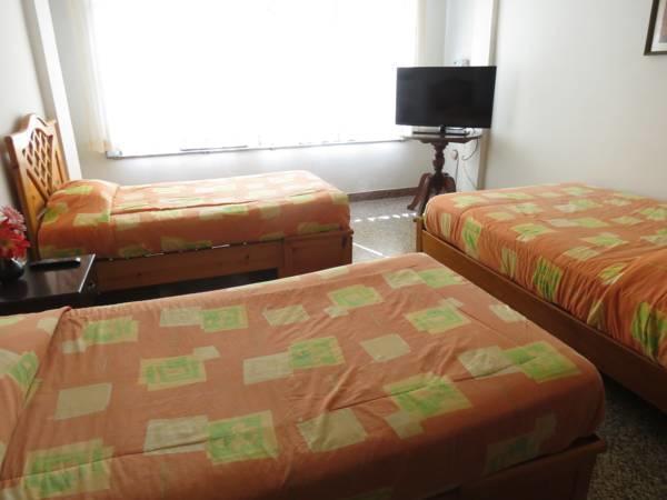Residencial El Sol De Los Pinos Panzió Trujillo Kültér fotó