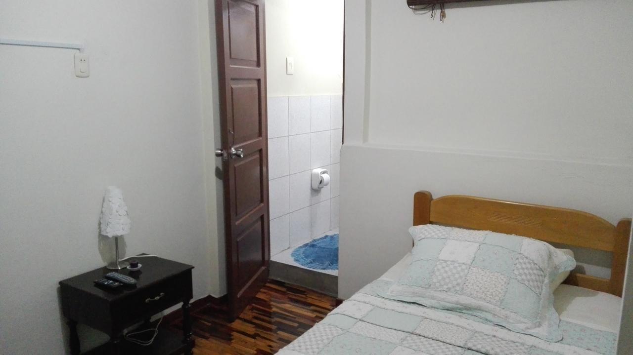 Residencial El Sol De Los Pinos Panzió Trujillo Kültér fotó