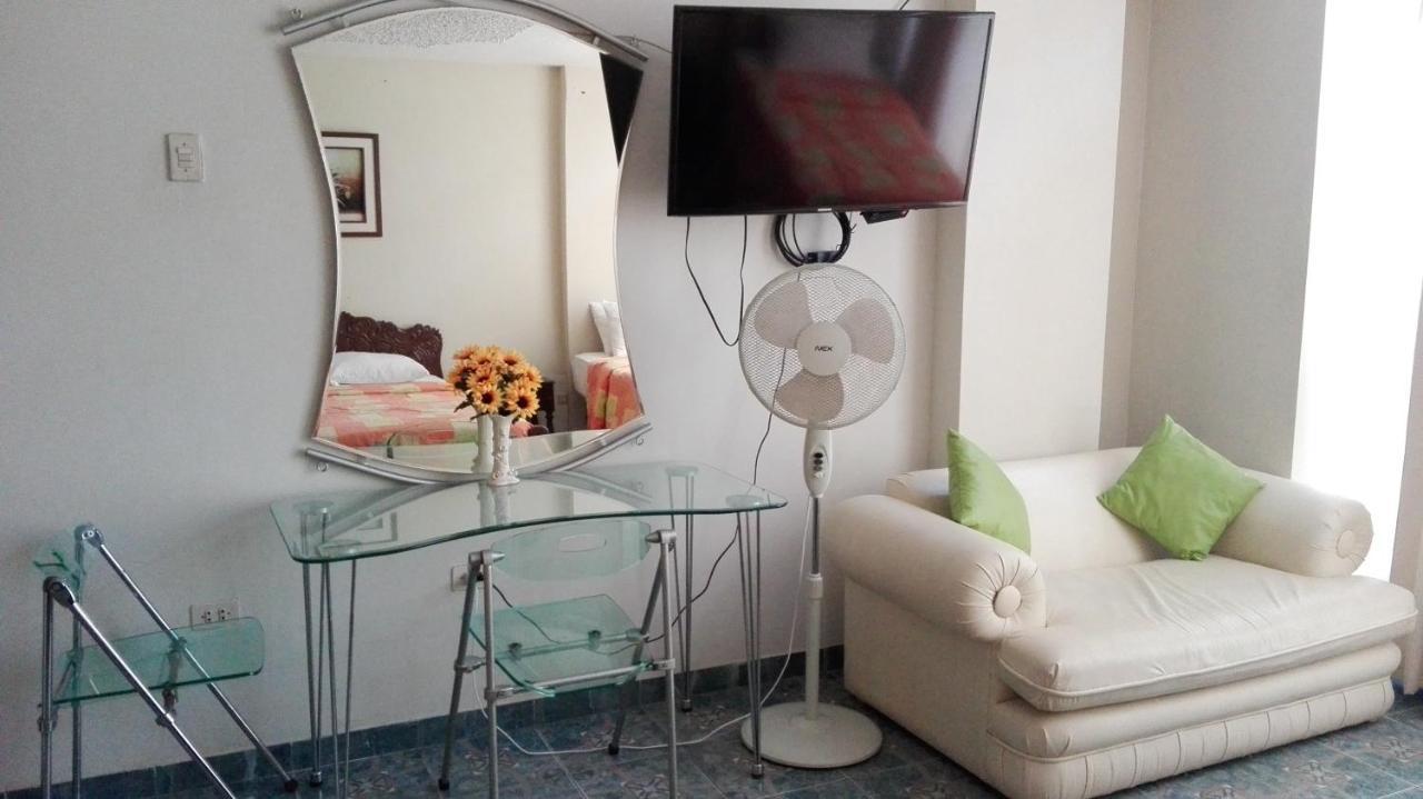 Residencial El Sol De Los Pinos Panzió Trujillo Kültér fotó