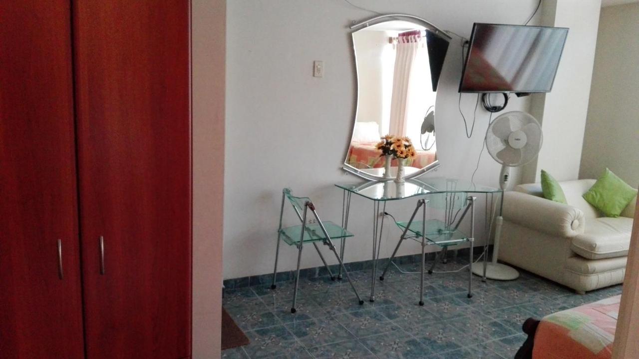 Residencial El Sol De Los Pinos Panzió Trujillo Kültér fotó
