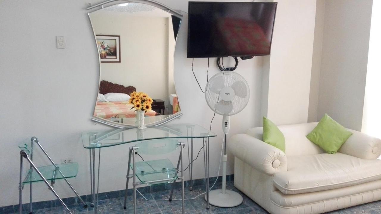 Residencial El Sol De Los Pinos Panzió Trujillo Kültér fotó